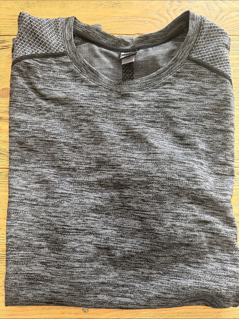 Zella Men's Short Sleeve Heathered Gray Performance Tee